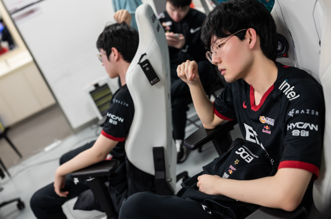 史诗对决!CS2上演极限翻盘 史诗对决!CS2上演极限翻盘