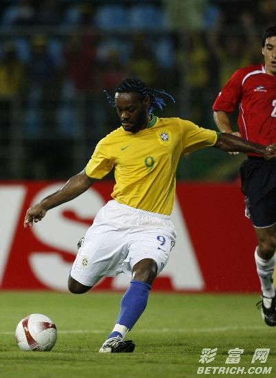 美洲杯队主教练发声，誓言带队登顶的简单介绍