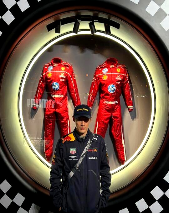 红牛车队碾压梅赛德斯，维斯塔潘扛起全队