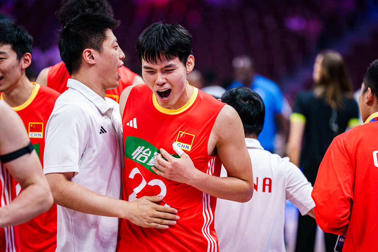 日本队翻盘中国队，郑思维扛起全队