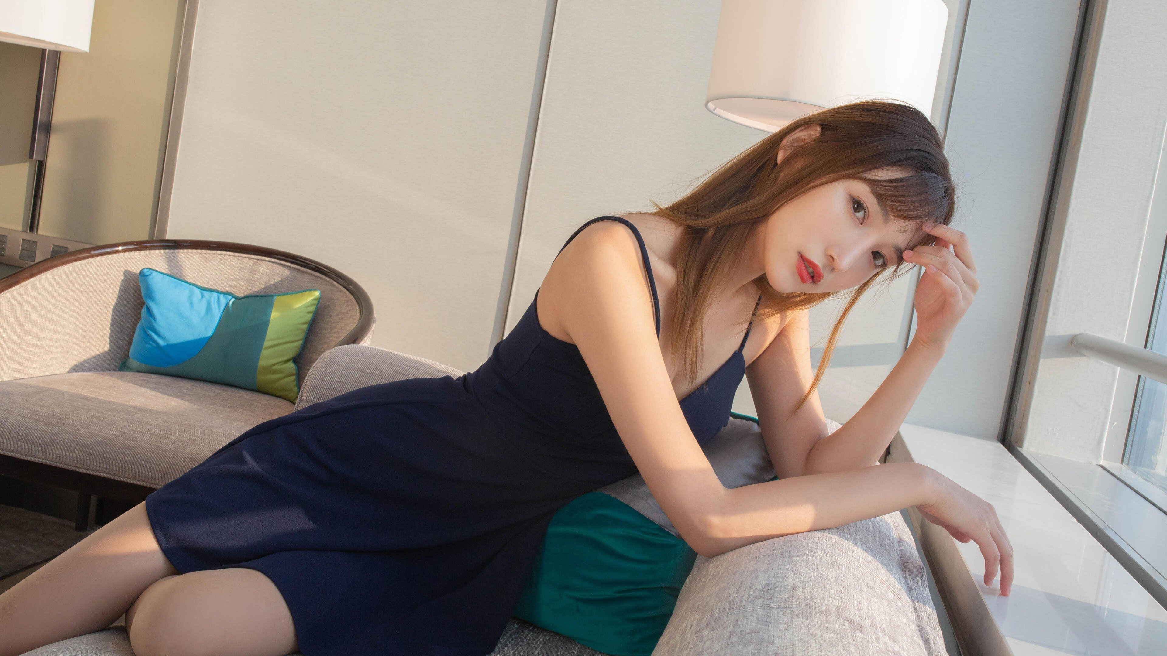 考虑到唯一性和关键词，标题可以突出这场比赛的戏剧性、逆转以及个人英雄主义的极致展现。一个可能的标题是