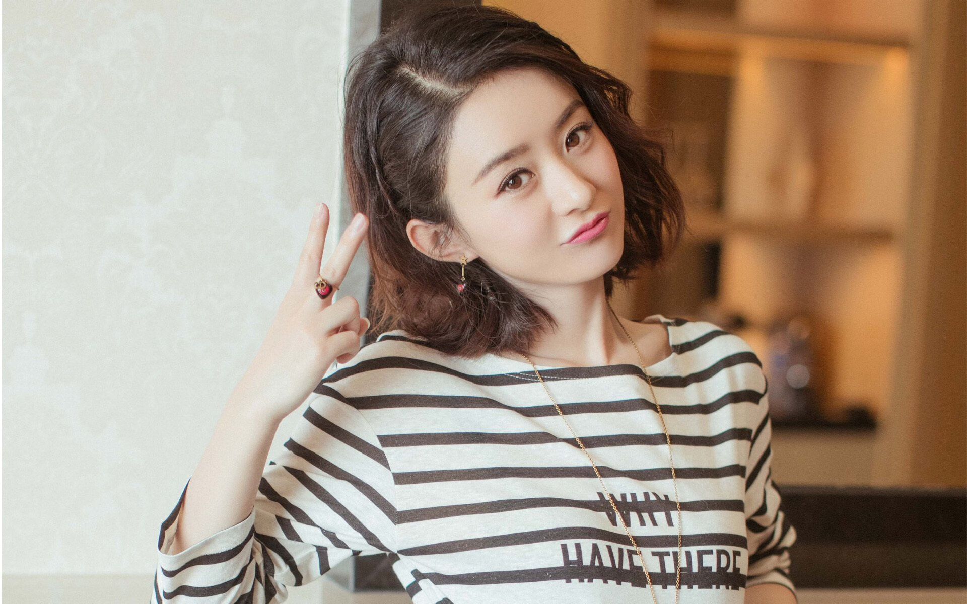稳健与激情的交响，伊朗足球稳胜乌拉圭，奥纳纳F1街道赛接管之战