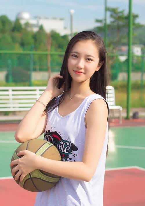 血与荣耀的错位,当非洲猎豹身披德国战车战袍,一位替补奇兵如何撕裂了C组的宿命